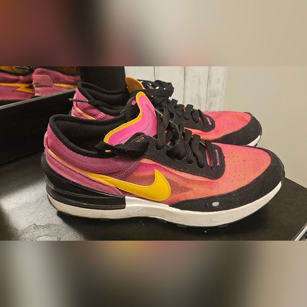 Nike Waffle One Active Fuchsia University Gold Black 6Y/ 8 womens